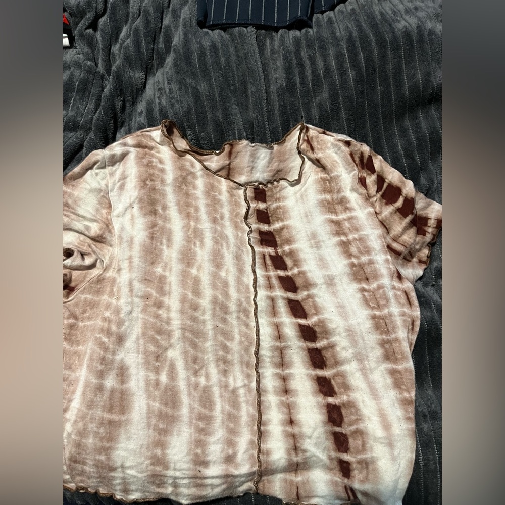 Bundle of cropped shirts